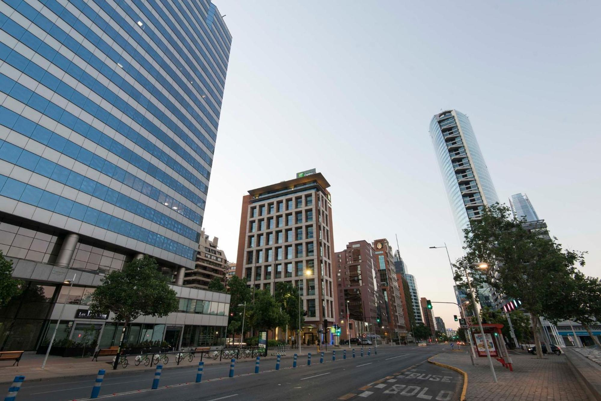 Holiday Inn Express Santiago Las Condes By Ihg Exterior foto